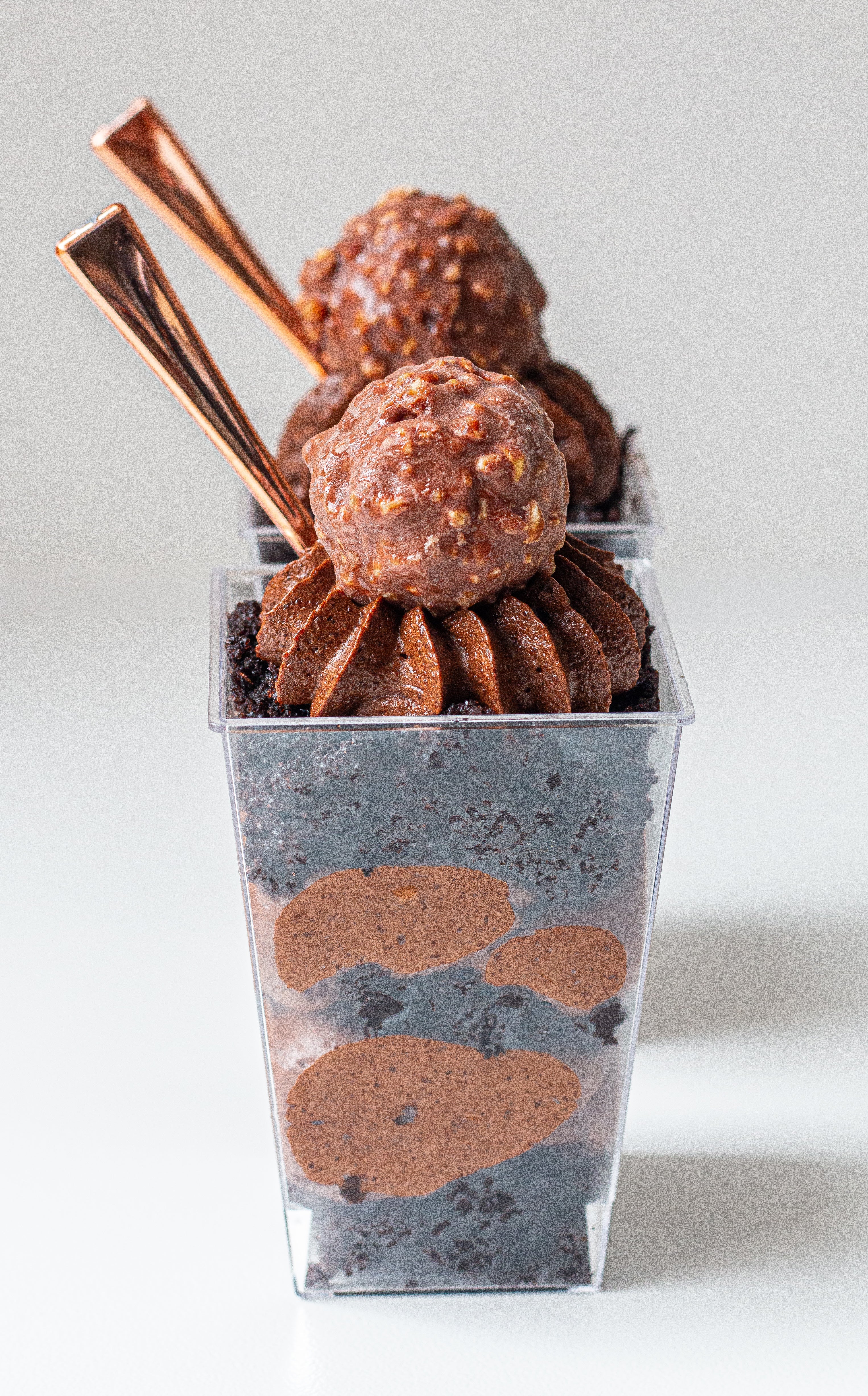 Mini choc mousse dessert