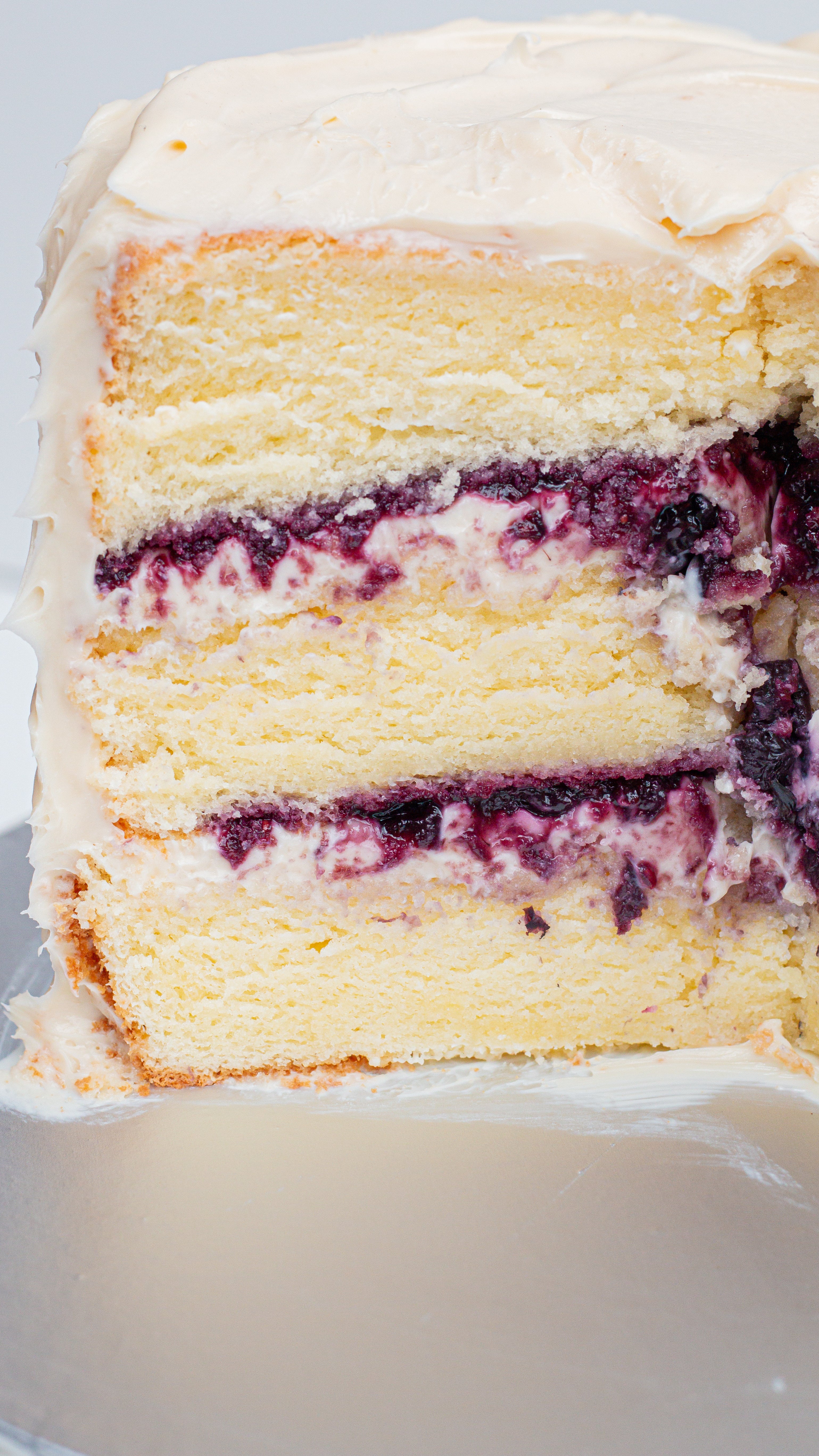 White chocolate ganache cake