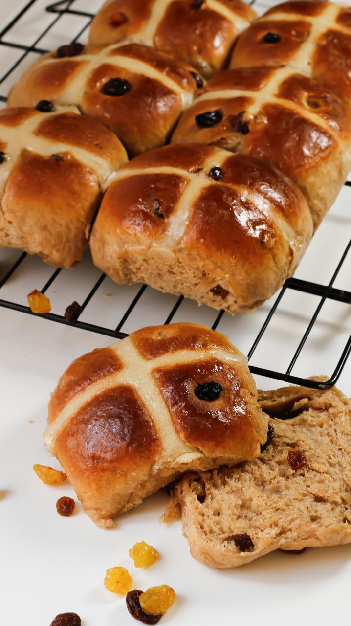 Hot cross buns